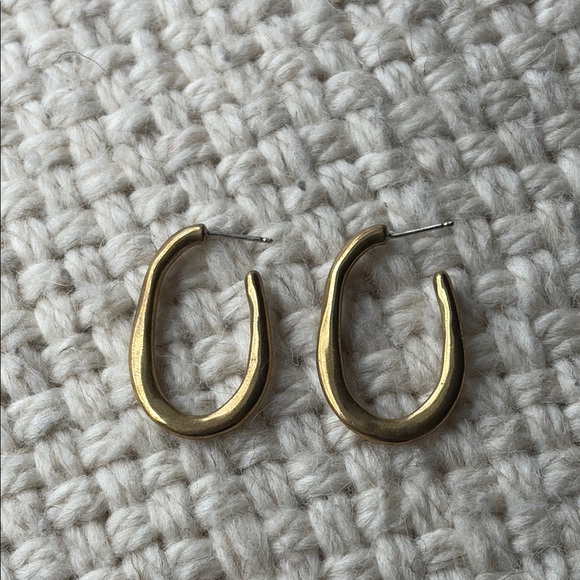 Amanda Hunt Lake Hoops - Picture 4 of 4